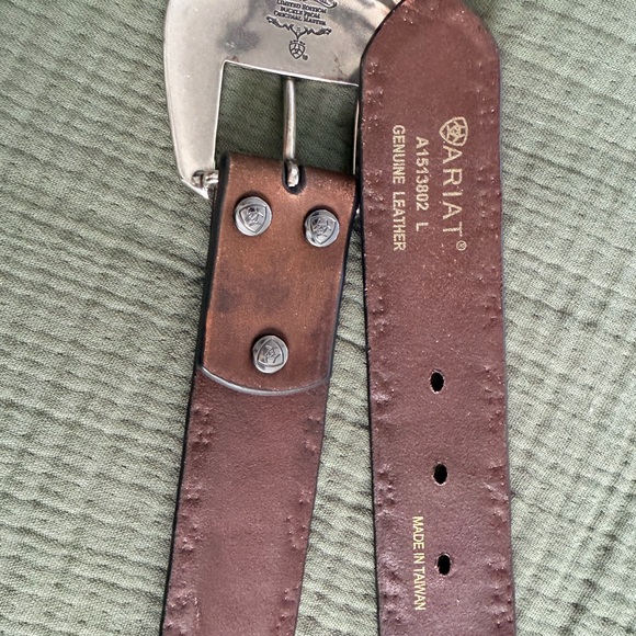 Ariat Brown Leather Belt with Decorative Silver Buckle - Picture 2 of 3